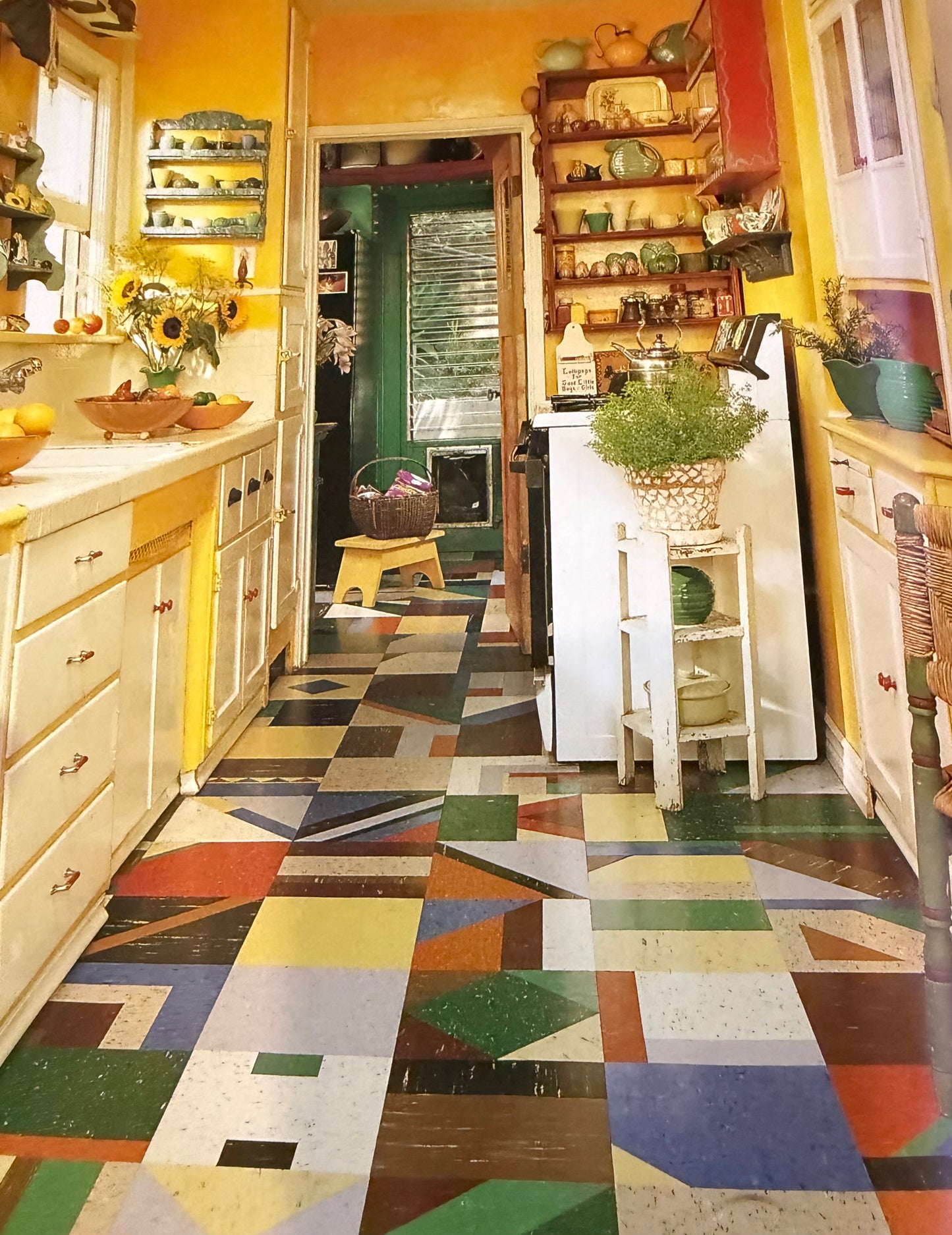 Country Living Decorating Style Book: The New Look of Country