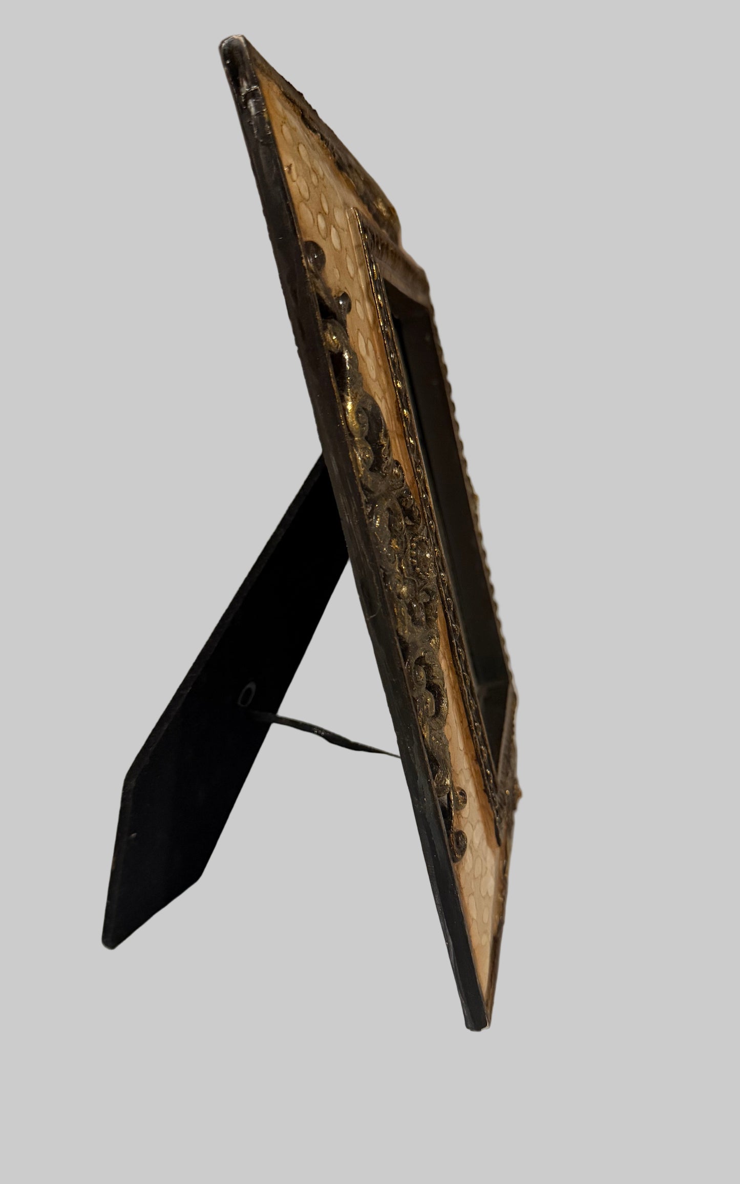 Vintage-Style 4x6 Ornate Gold & Cream Resin Photo Frame