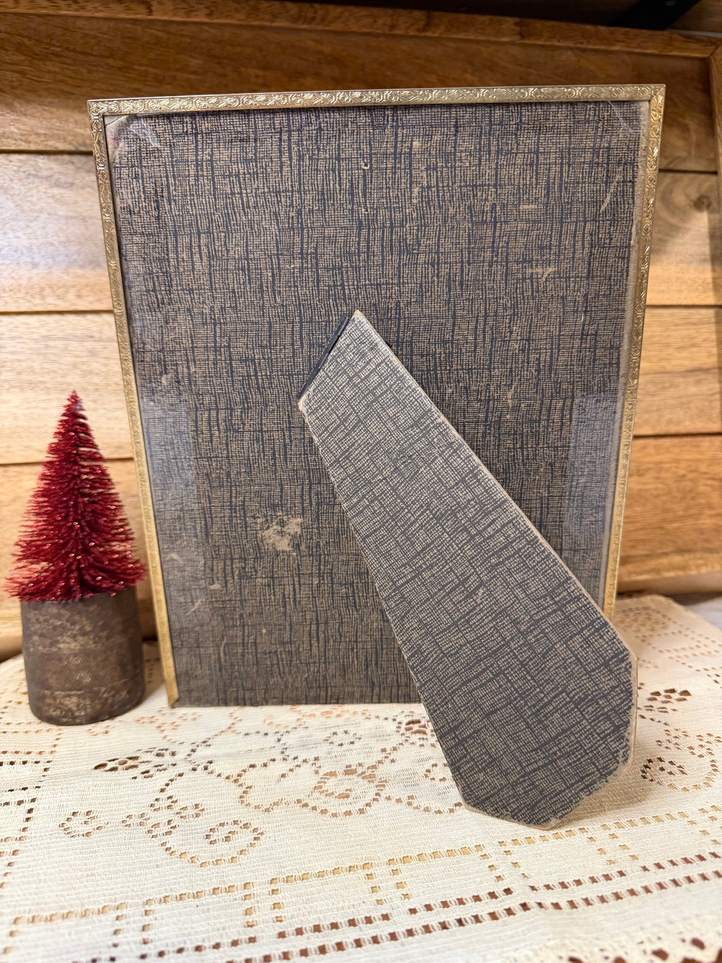 Vintage Gold Metal 8x10 Picture Frame (1950s–1960s)