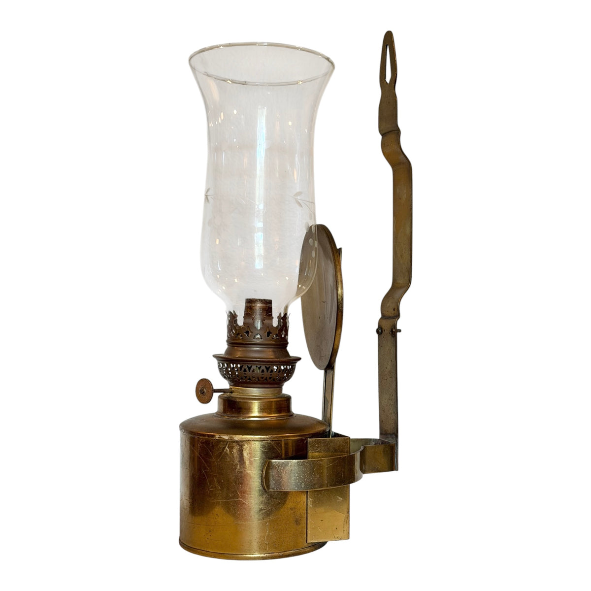 Brass Vintage Gimbaled Marine Oil Lamp with Wall Bracket & Reflector | Nautical Ship Yacht Lamp