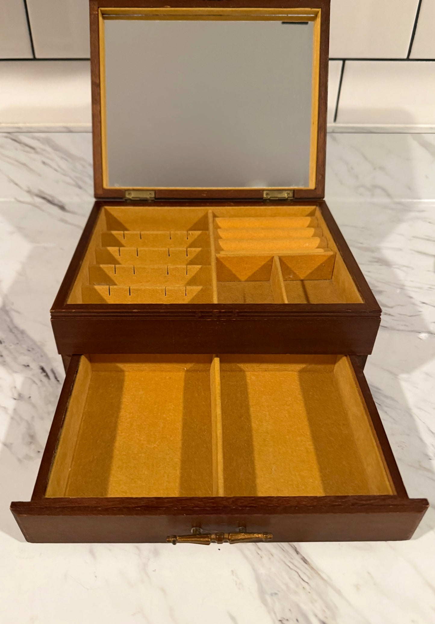 Vintage Linden Musical Jewelry Box