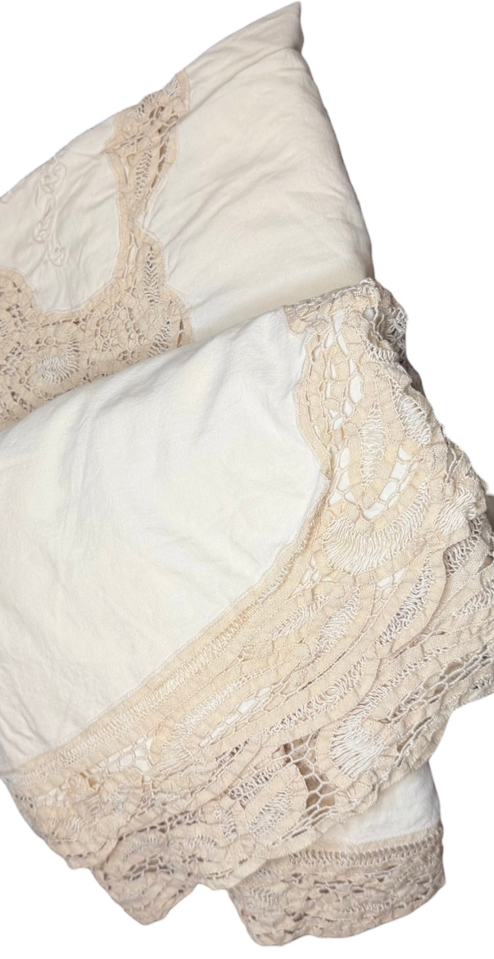 Oval Lace Tablecloth – Ivory Floral Embroidery & Intricate Lace Insets – 90” x 60”
