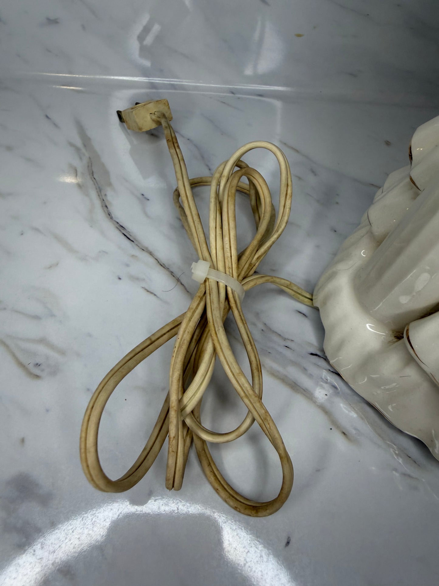 Vintage Southern Belle Boudoir Lamp – Mid-Century Porcelain Figurine