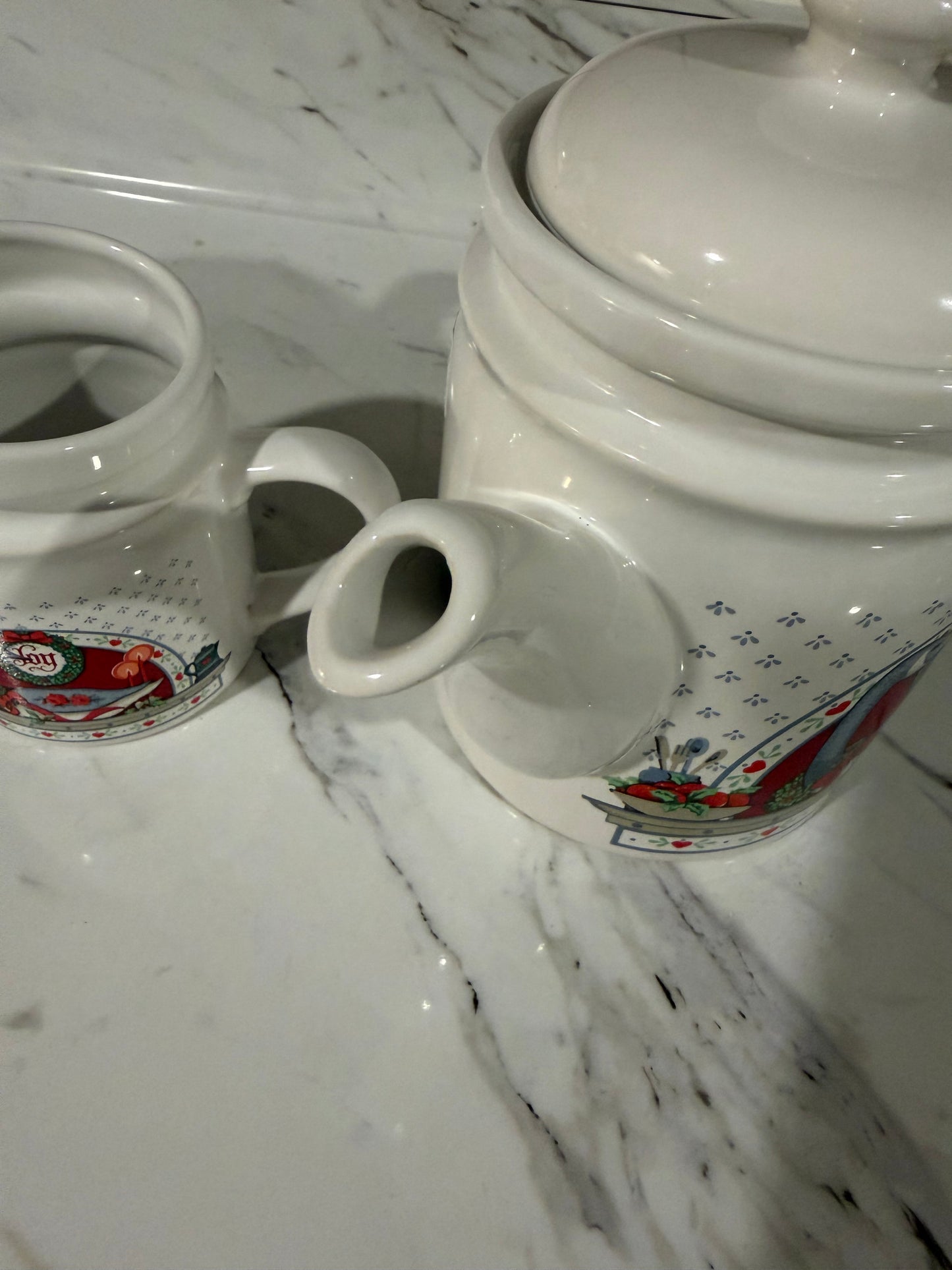 RARE 80’s-Goose Christmas Trenditions Teapot and Creamer