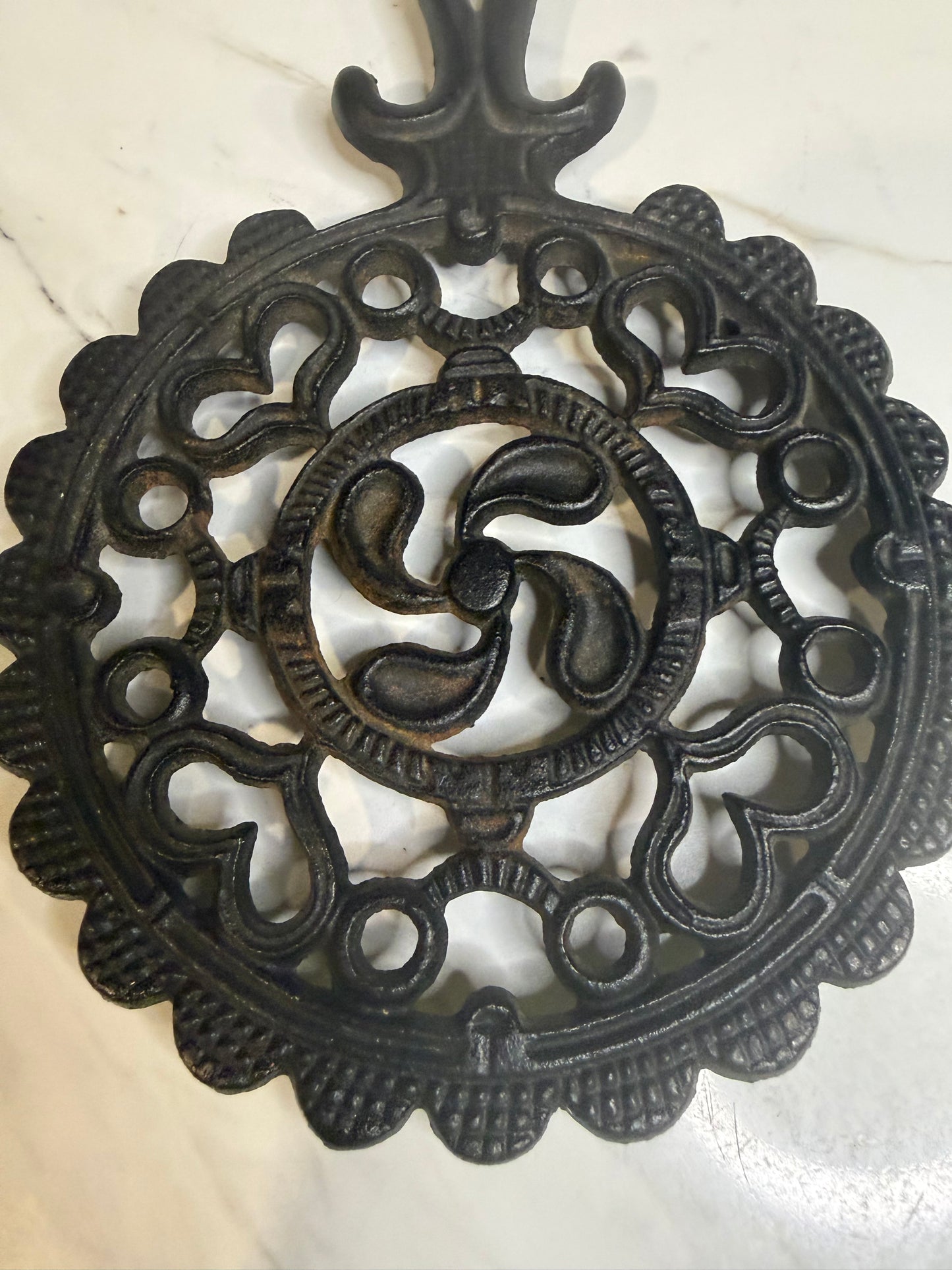 Vintage J.Z.H. Cast Iron Trivet (1952) – Heart & Spiral Design
