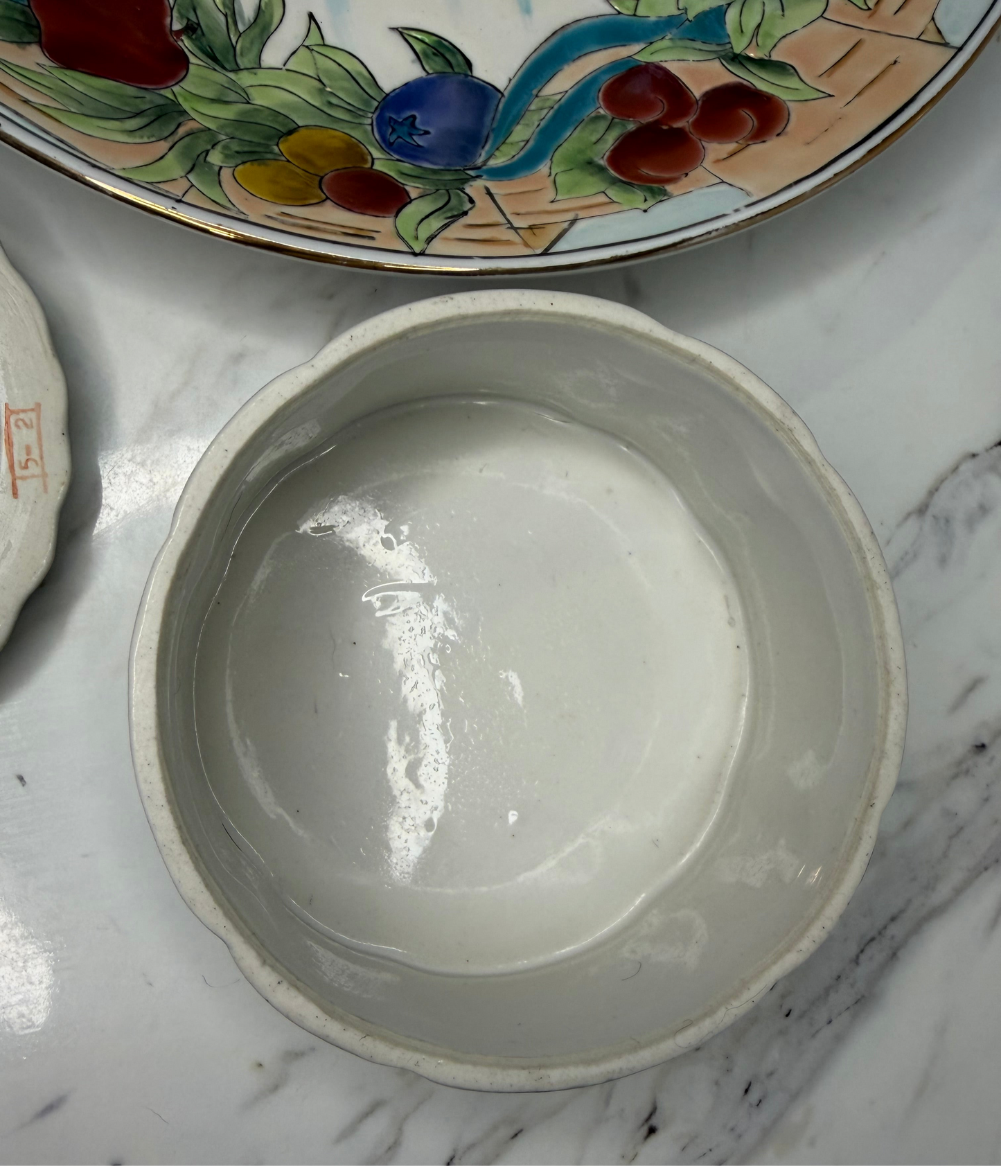 Toyo Collector Plate & Matching Trinket Box – Fruit & Ribbon Design