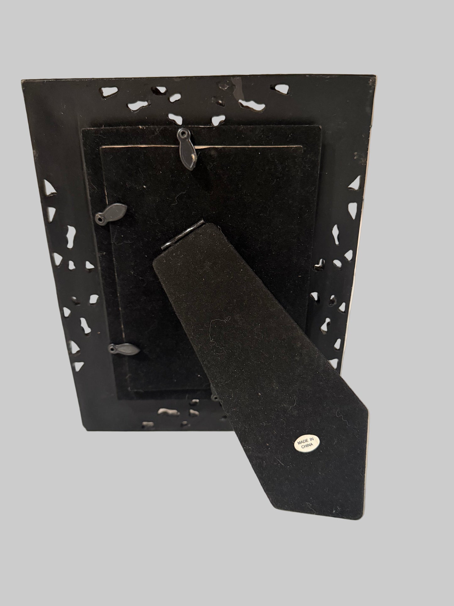 Vintage-Style 4x6 Ornate Gold & Cream Resin Photo Frame