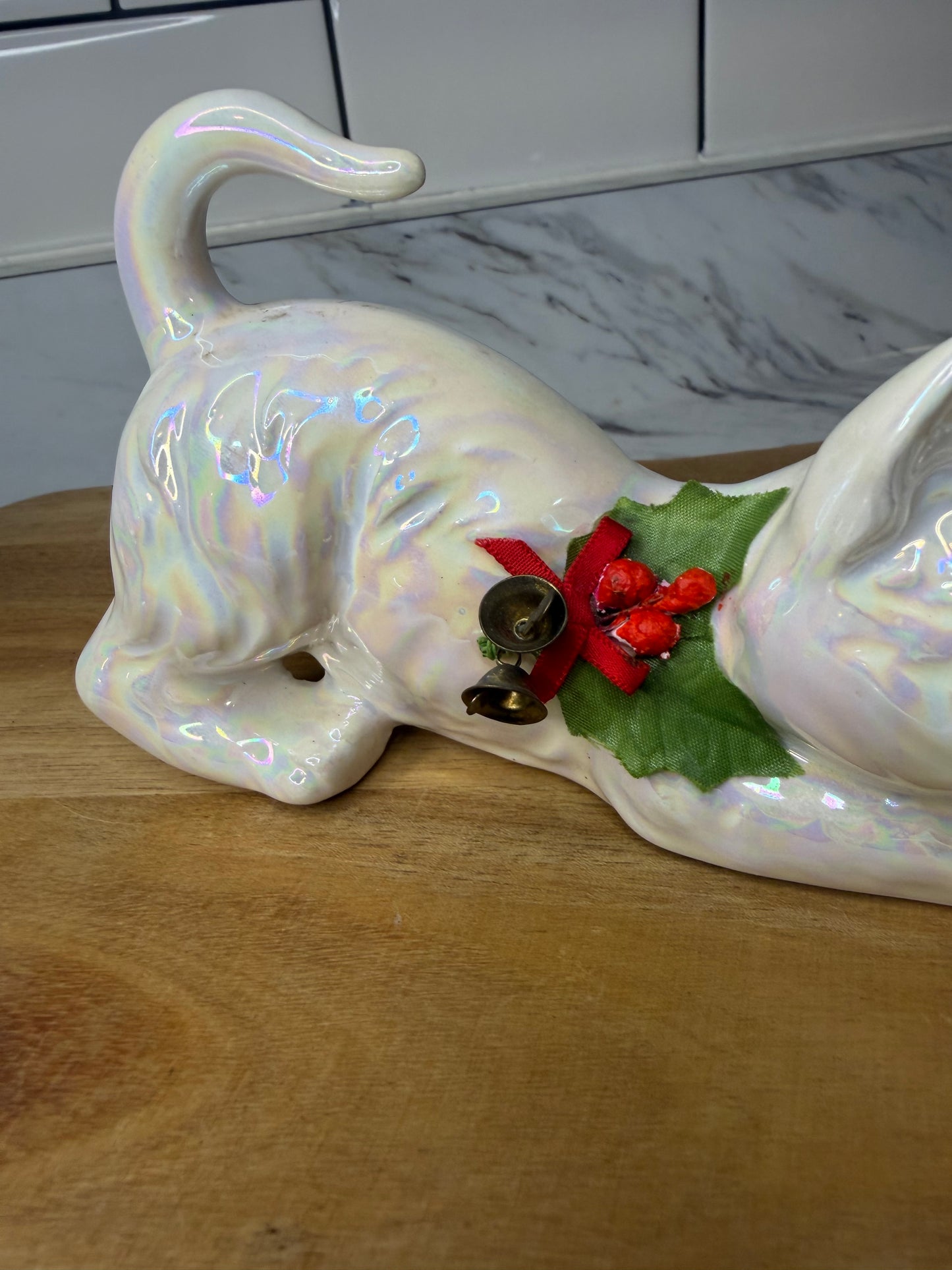 Vintage Enesco Ceramic Christmas Cat Figurine – Iridescent Pearl Finish