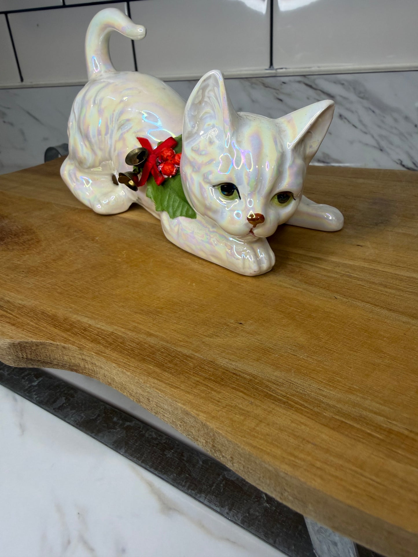 Vintage Enesco Ceramic Christmas Cat Figurine – Iridescent Pearl Finish