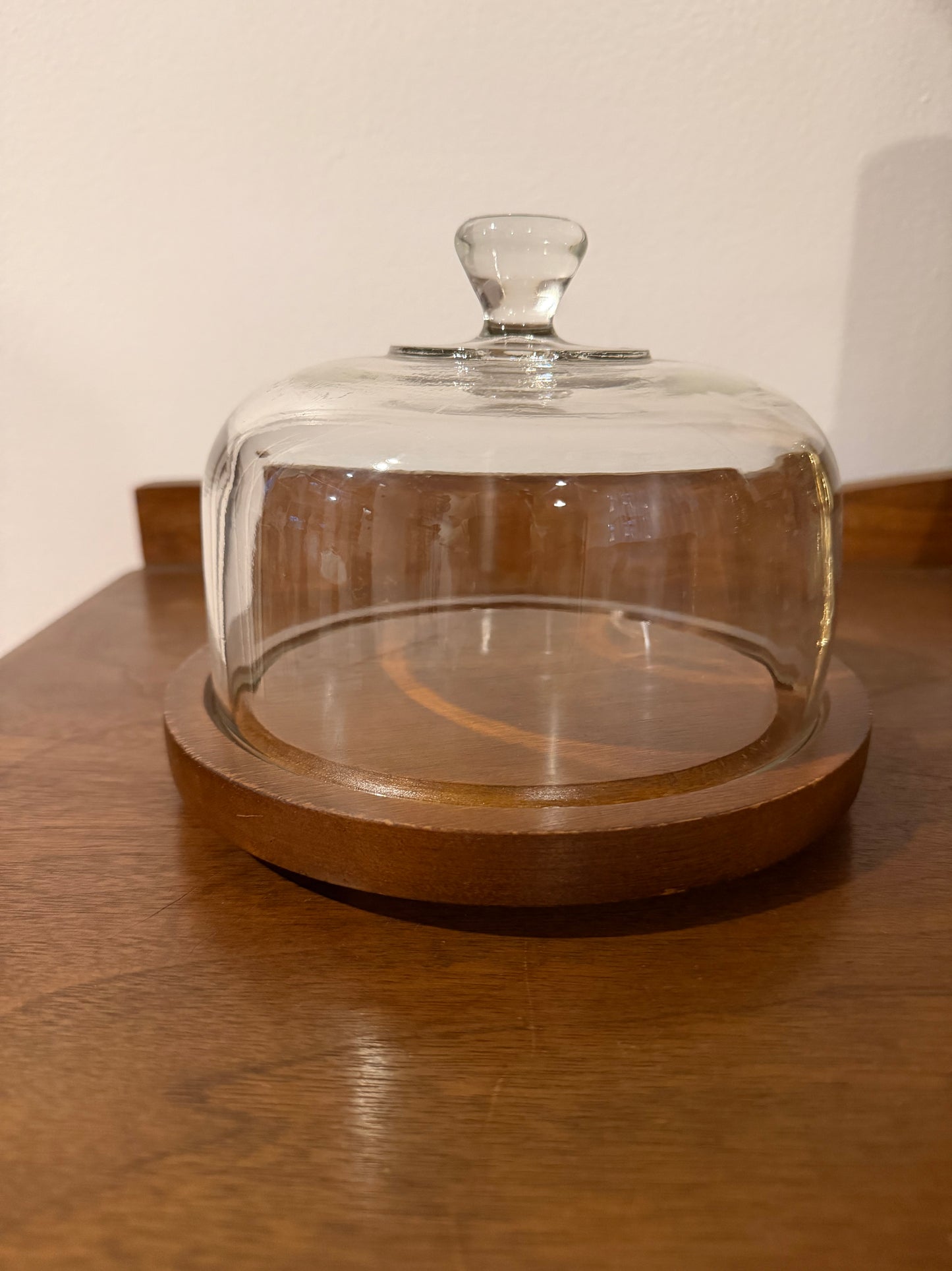 MCM Teak Vintage Cheese Board with Glass Dome Cloche – 1970s Mid-Century Entertaining Piece