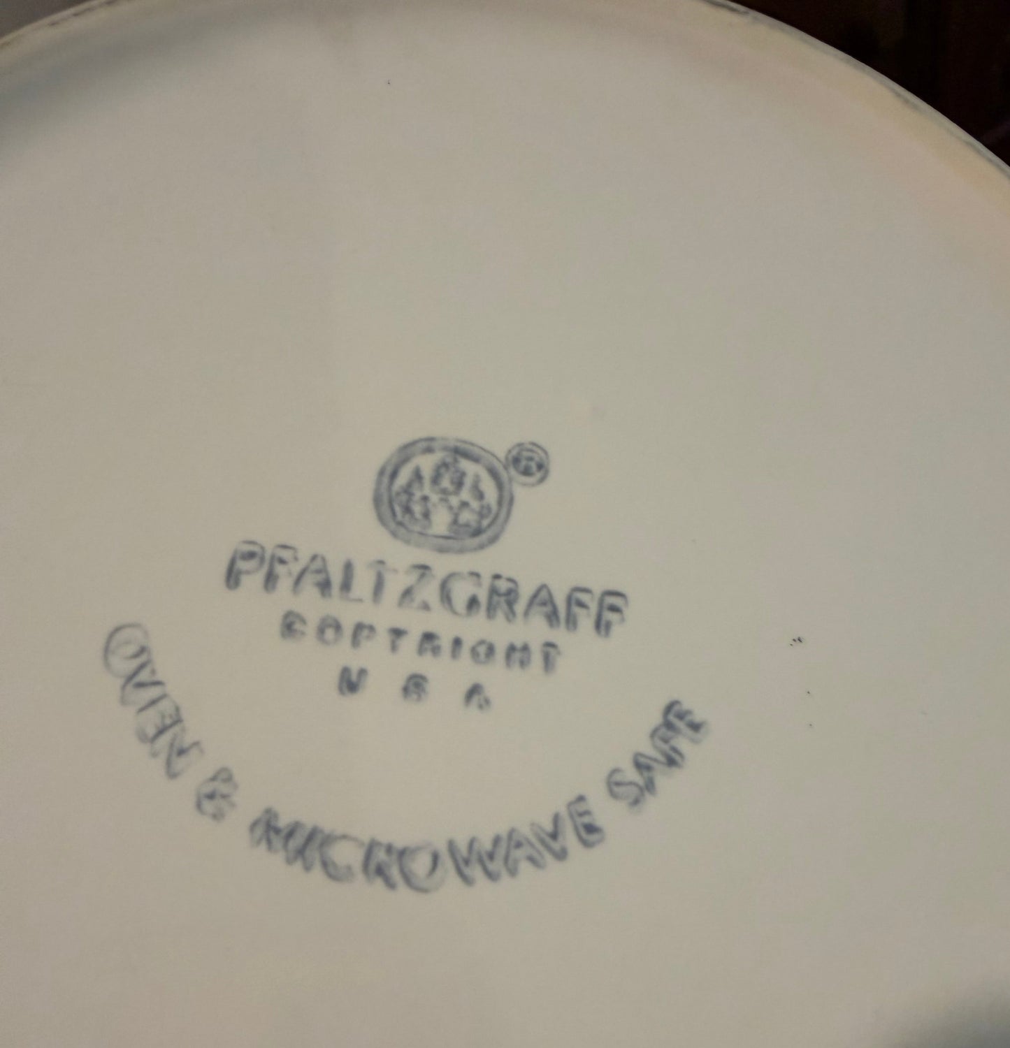 Pfaltzgraff USA Cream Vintage Stoneware Utility / Centerpiece Bowl - Beautiful Piece