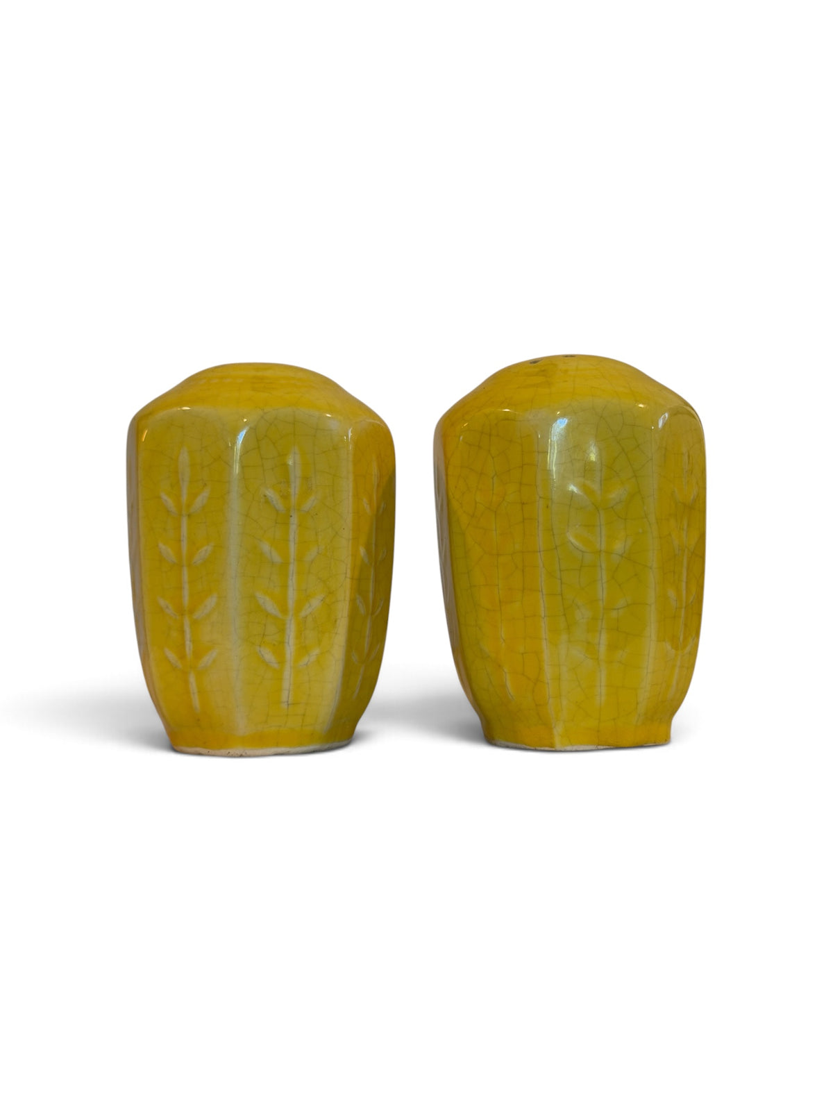 Shawnee Pottery Flower & Fern Yellow Salt & Pepper Shakers – 1940s