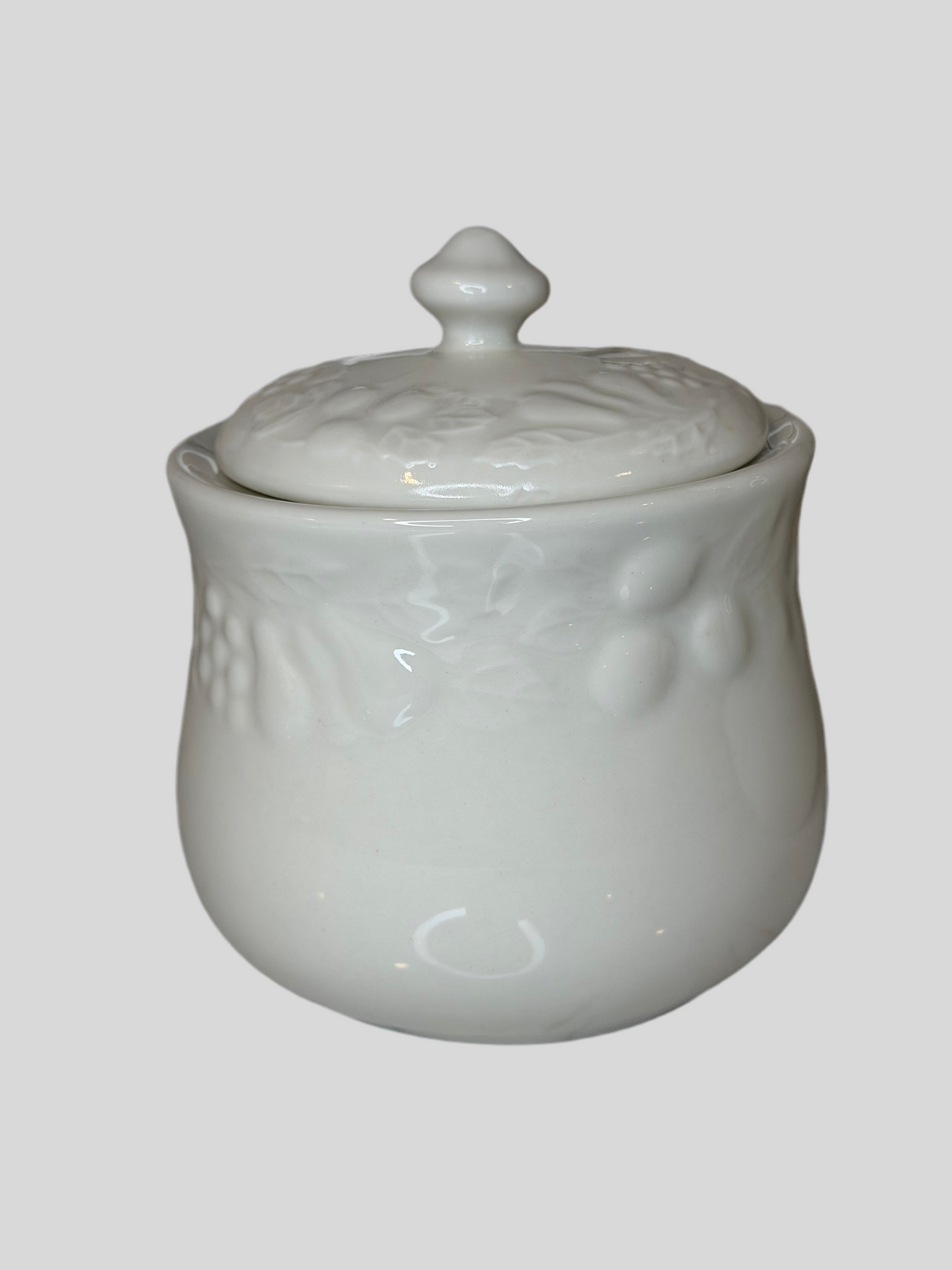 Gibson Housewares Vintage - White Embossed Fruit Pitcher & Sugar Bowl with Lid | Fruit de Blanc