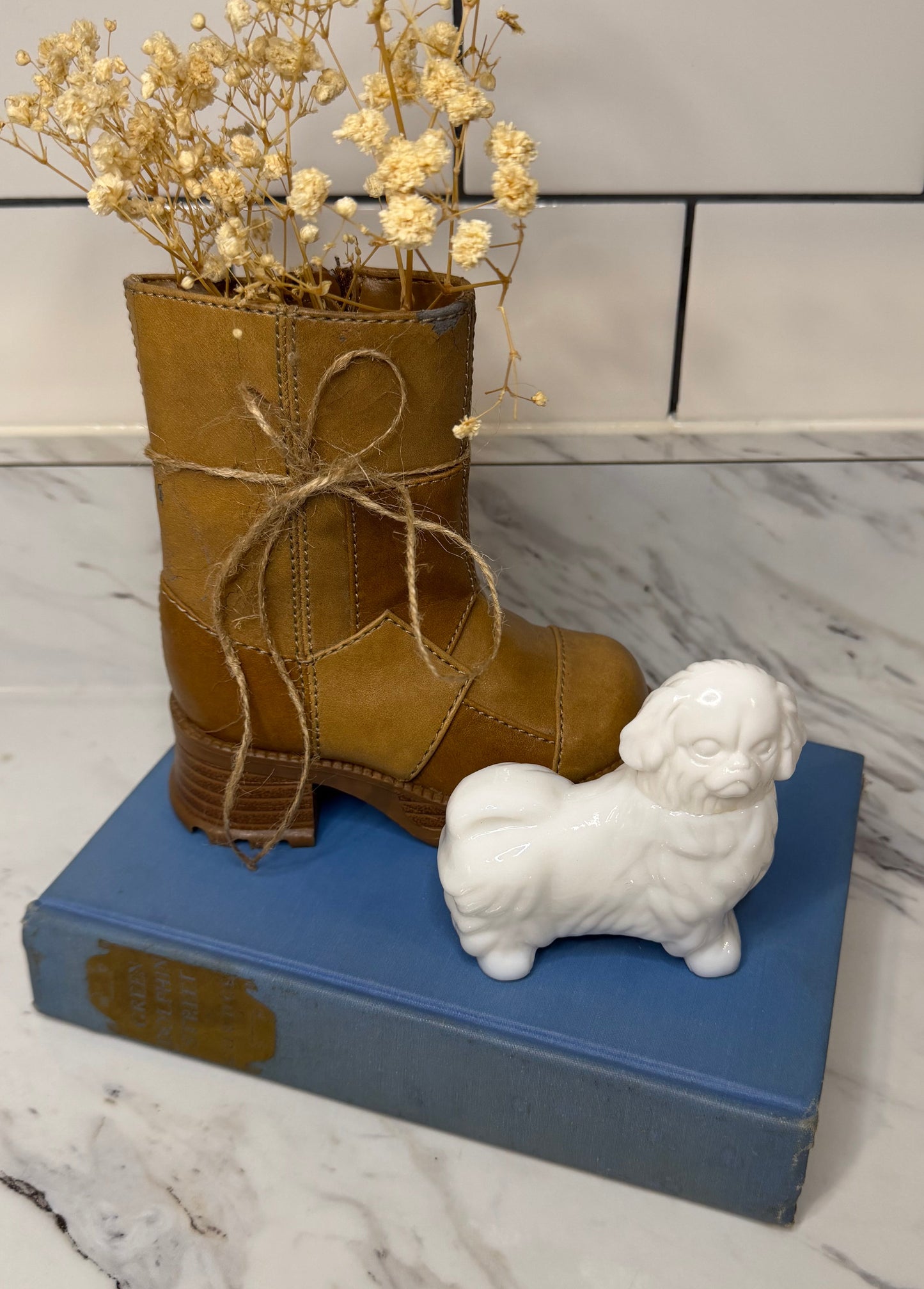 Vintage Avon Royal Pekingese Milk Glass Cologne Bottle — Collectible Dog Figurine