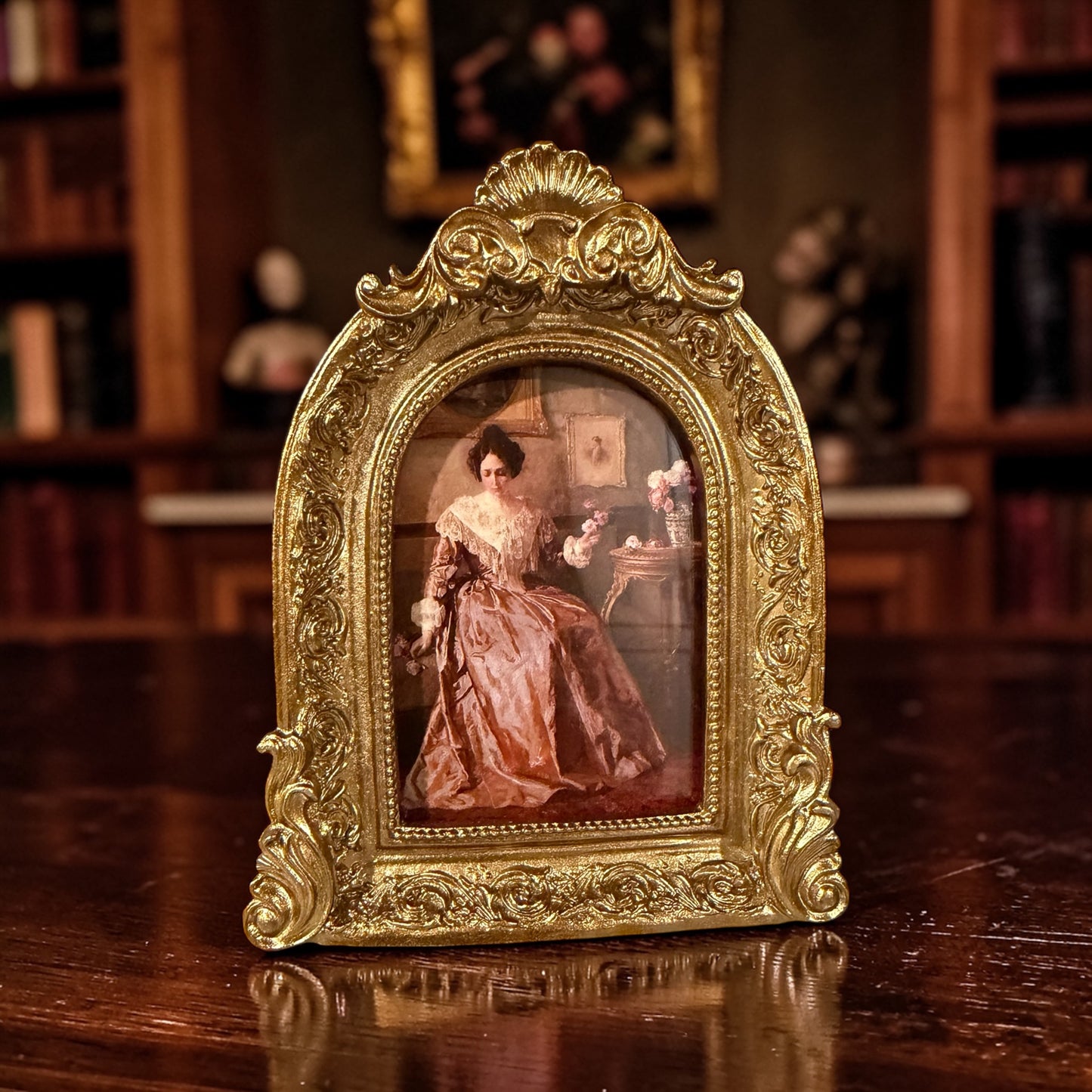 Vintage-Style Ornate Gold Bronze Picture Frame