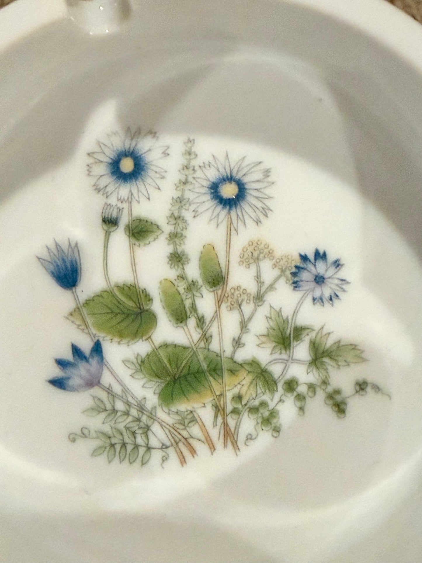 Japanese Porcelain Floral Ashtray / Trinket Dish – Likely 1920s–1930s