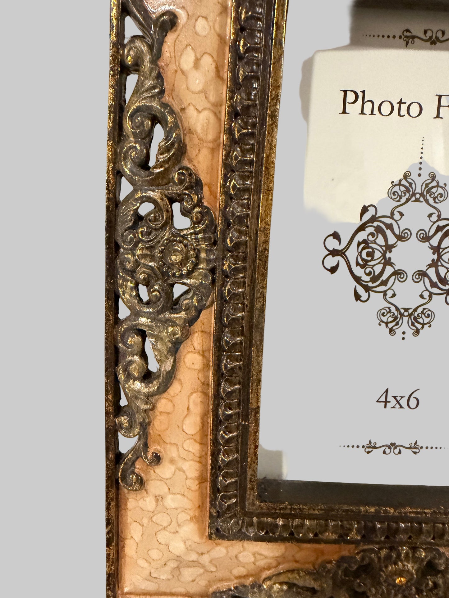 Vintage-Style 4x6 Ornate Gold & Cream Resin Photo Frame