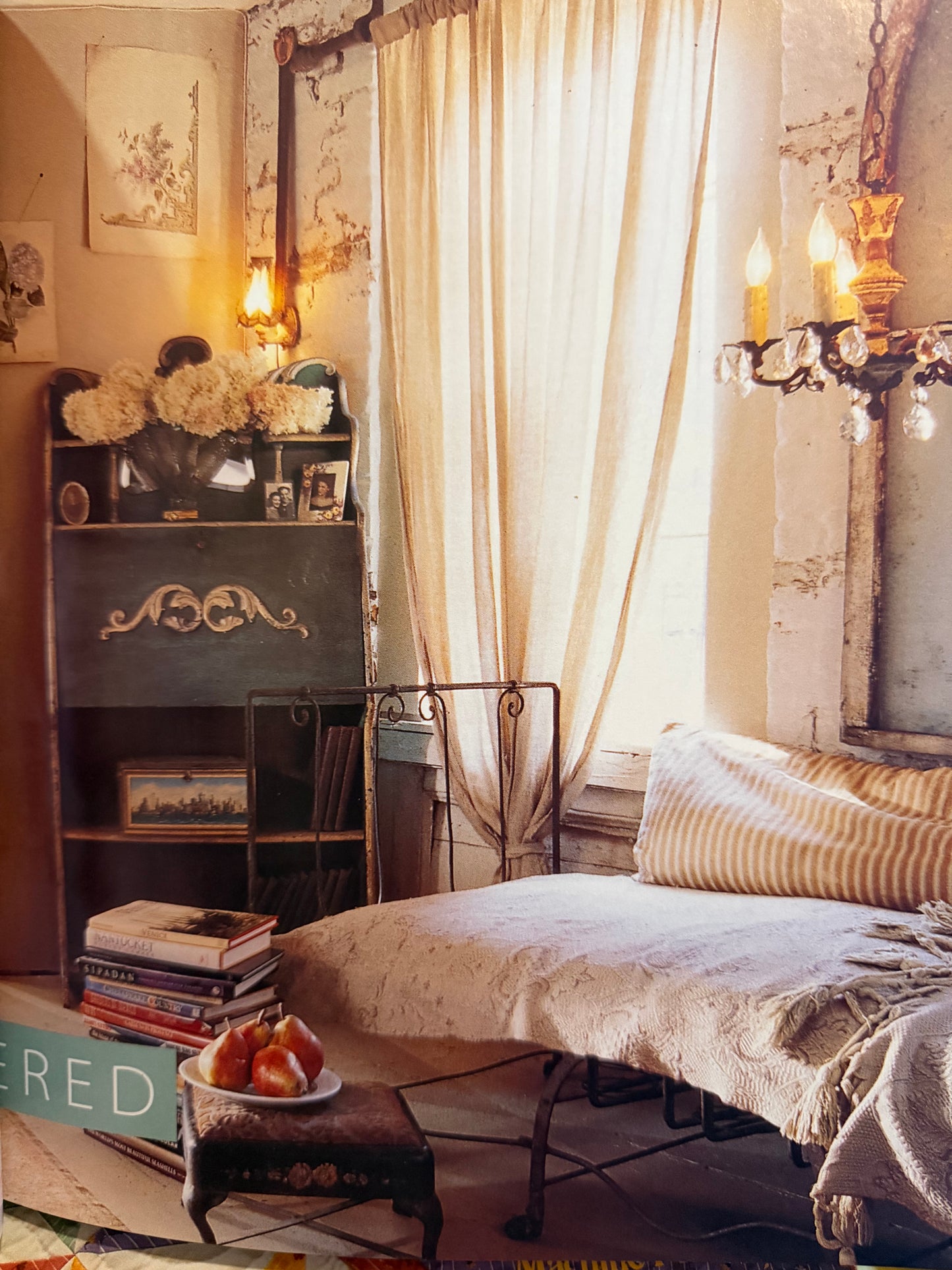 Country Living Decorating Style Book: The New Look of Country