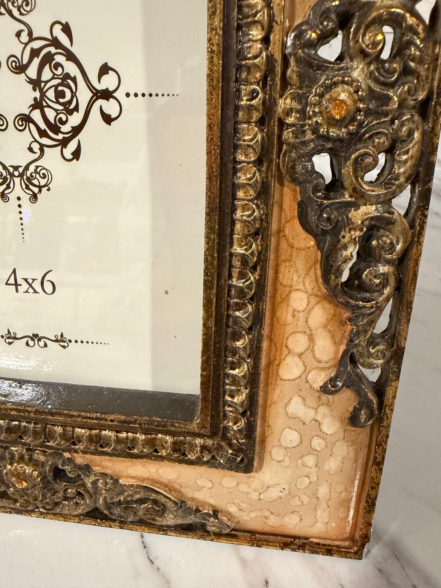 Vintage-Style 4x6 Ornate Gold & Cream Resin Photo Frame