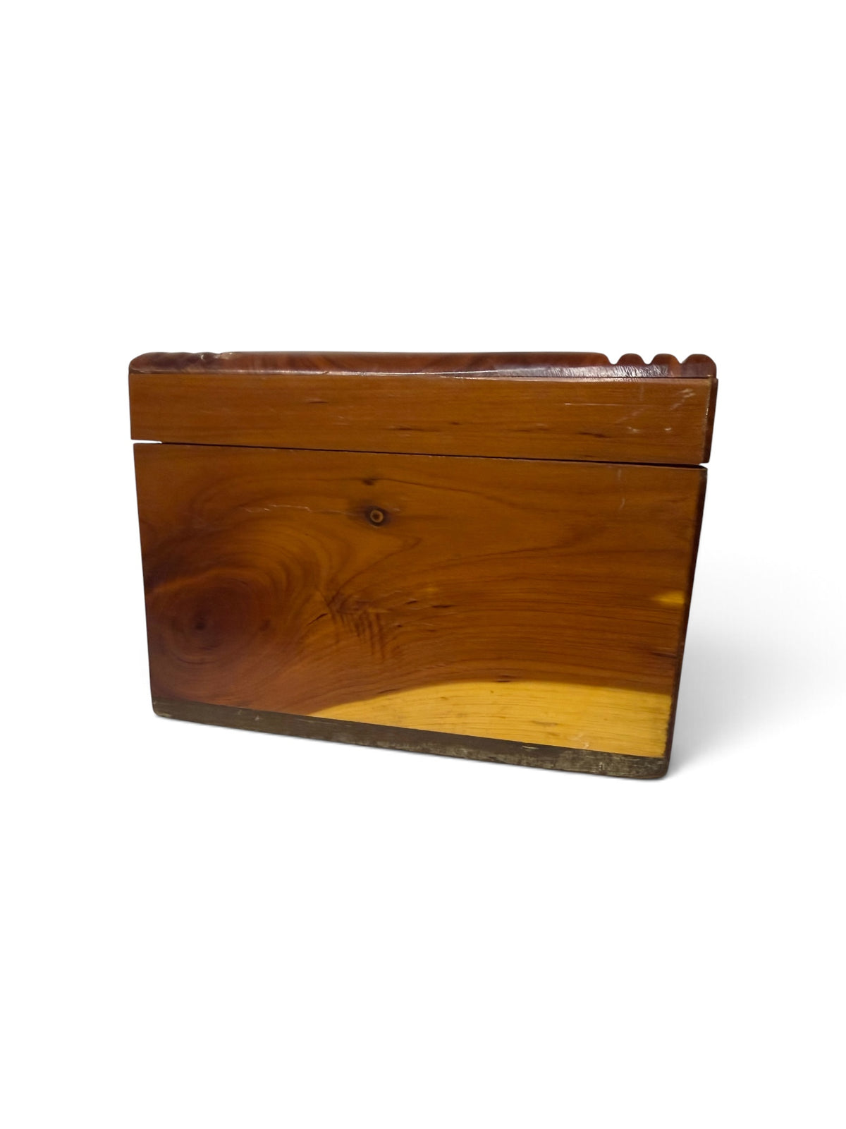 Vintage Cedar Keepsake Jewelry Box – Art Deco-Style Brass Latch - Riser