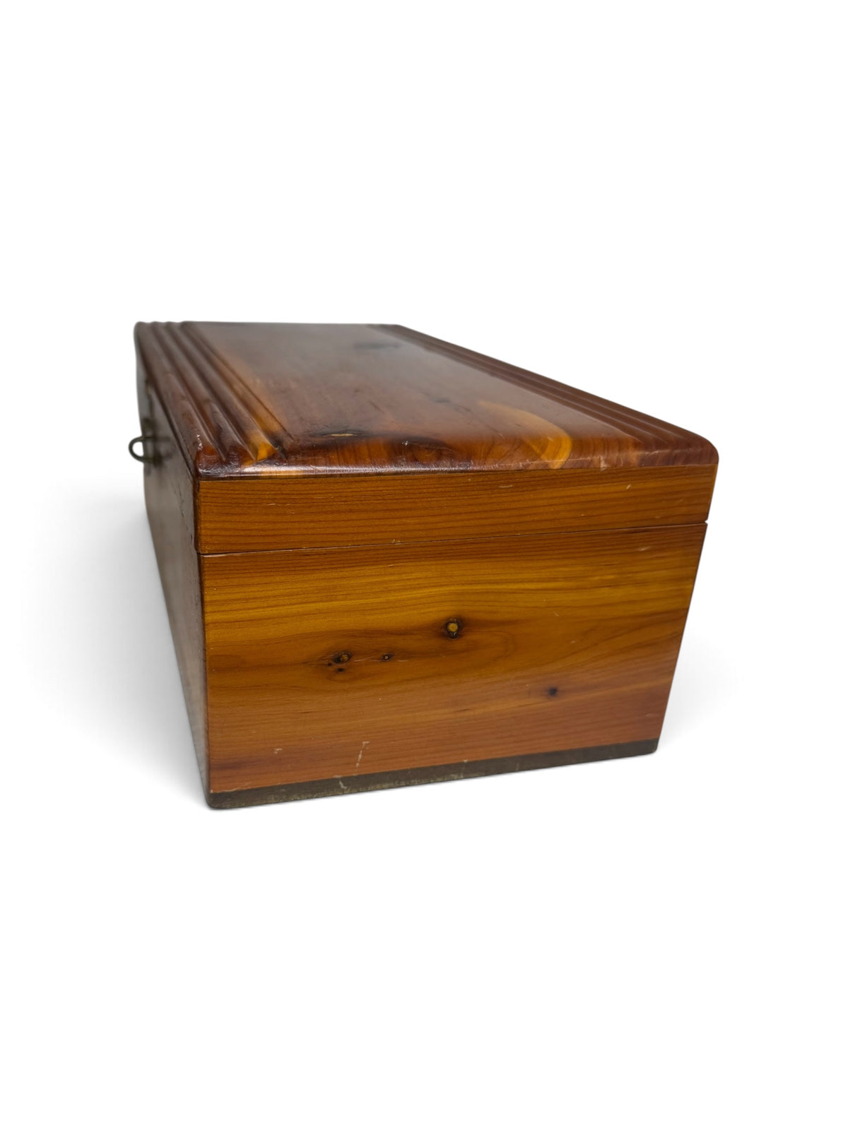 Vintage Cedar Keepsake Jewelry Box – Art Deco-Style Brass Latch - Riser