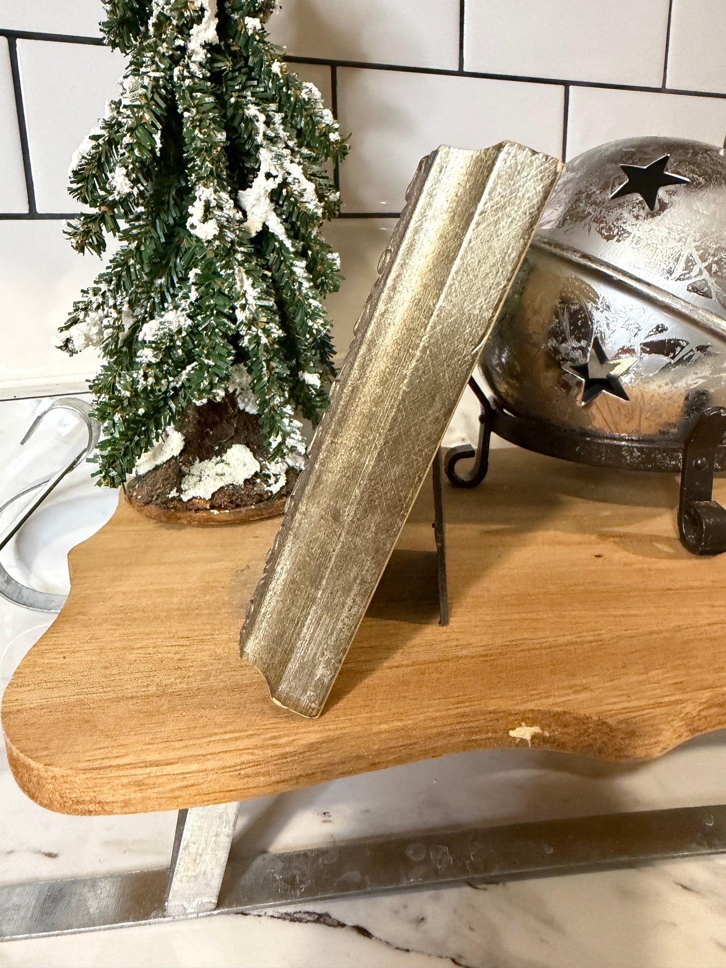 Vintage Style Ornate Silver Frame – 5x5” with Holly Berry Wreath Print