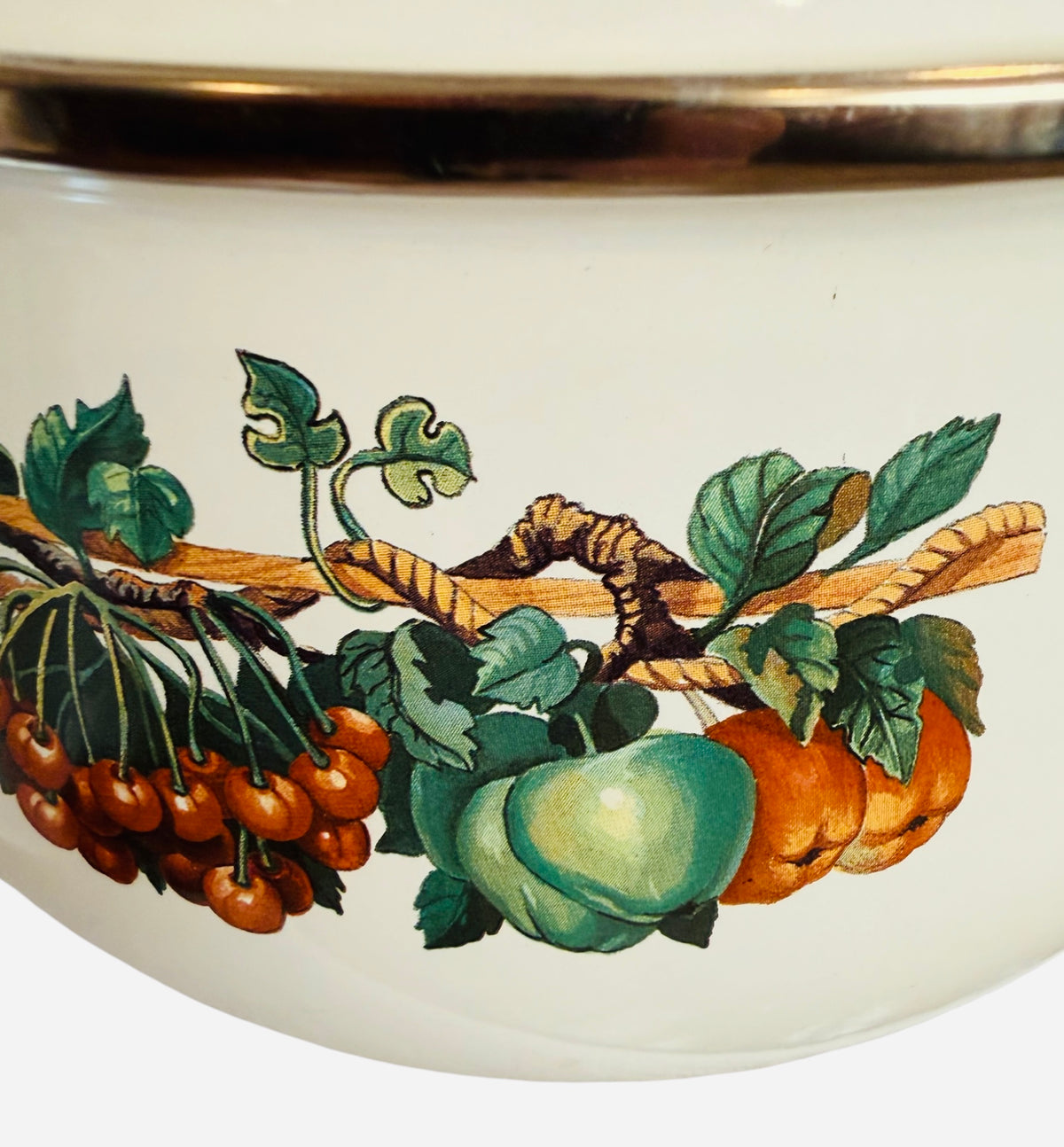Kensington Garden Large 8-Quart Vintage Enamelware Dutch Oven Stock Pot – Fruit Garland Design