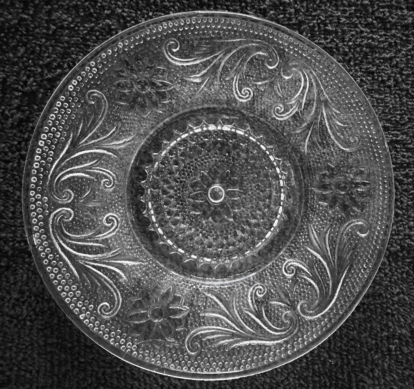 Tiara Exclusives / Indiana Glass  “Sandwich” Pattern Vintage 6”Clear Plates – Set of 9