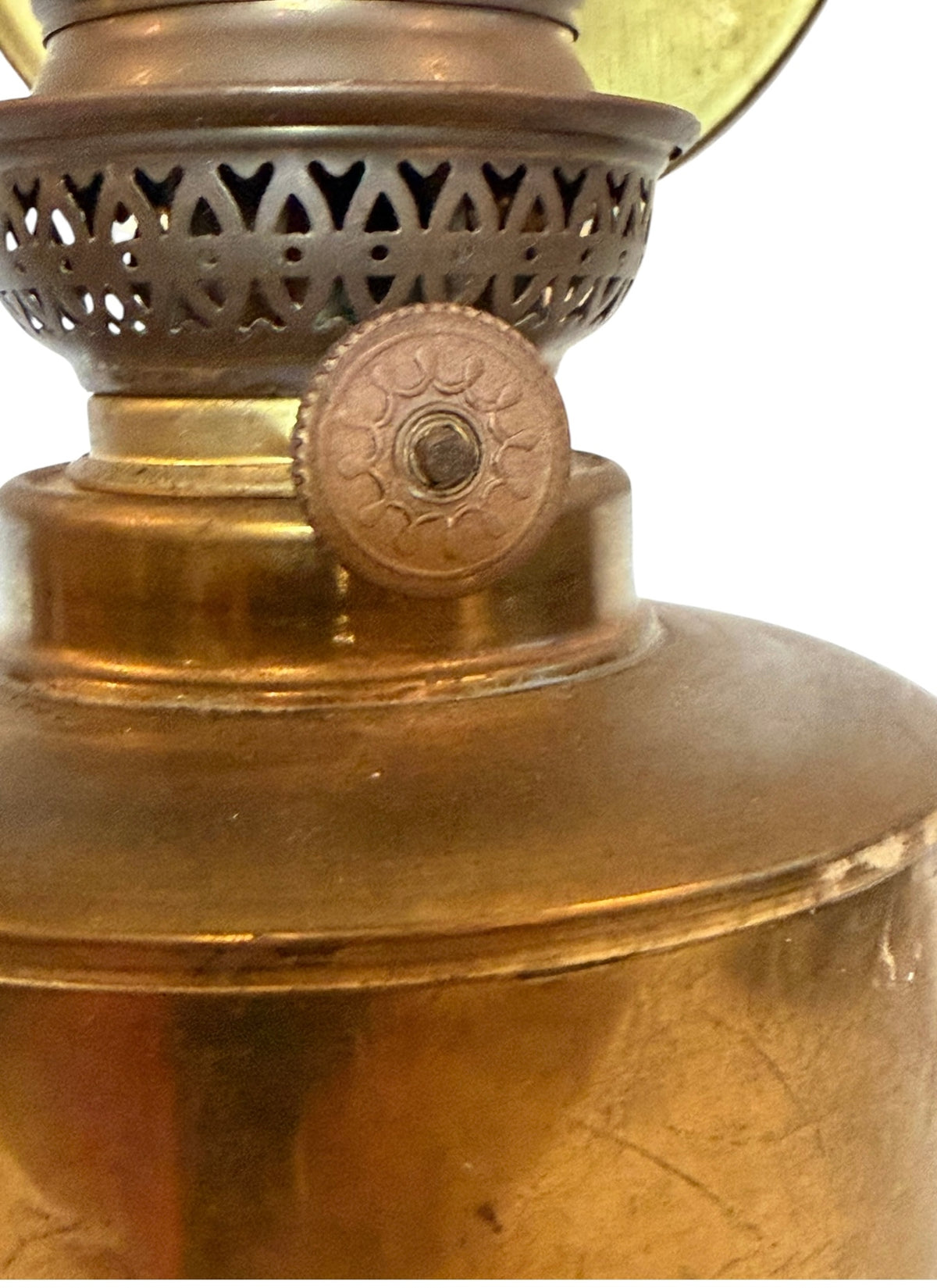 Brass Vintage Gimbaled Marine Oil Lamp with Wall Bracket & Reflector | Nautical Ship Yacht Lamp