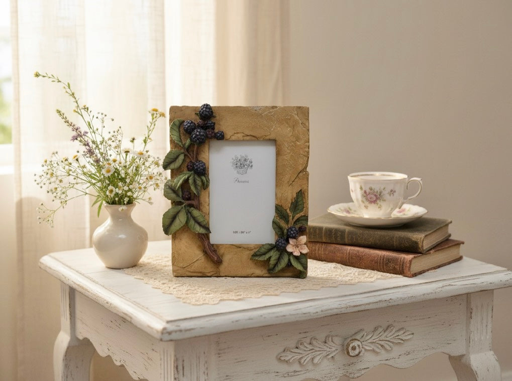 Vintage Amora 3D Blackberry Resin Picture Frame