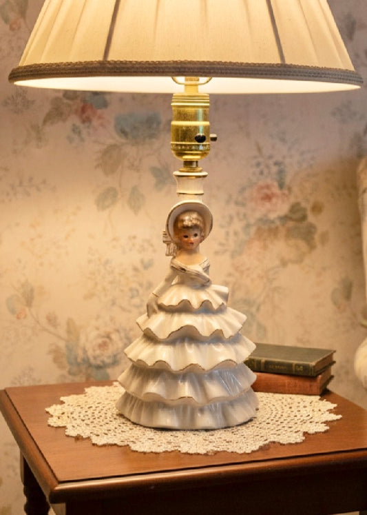 Vintage Southern Belle Boudoir Lamp – Mid-Century Porcelain Figurine