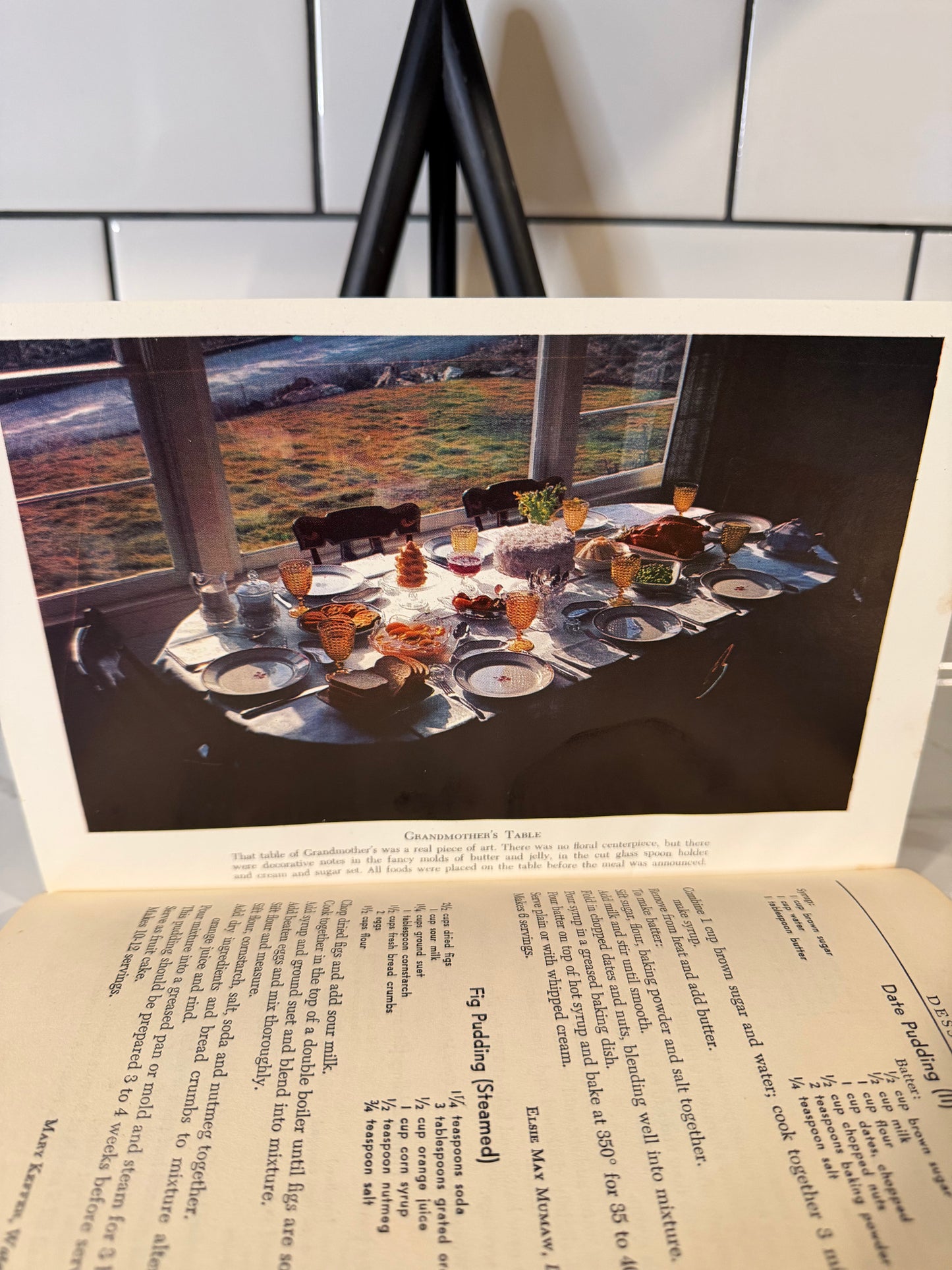 Mennonite Community Cookbook: Favorite Family Recipes by Mary Emma Showalter