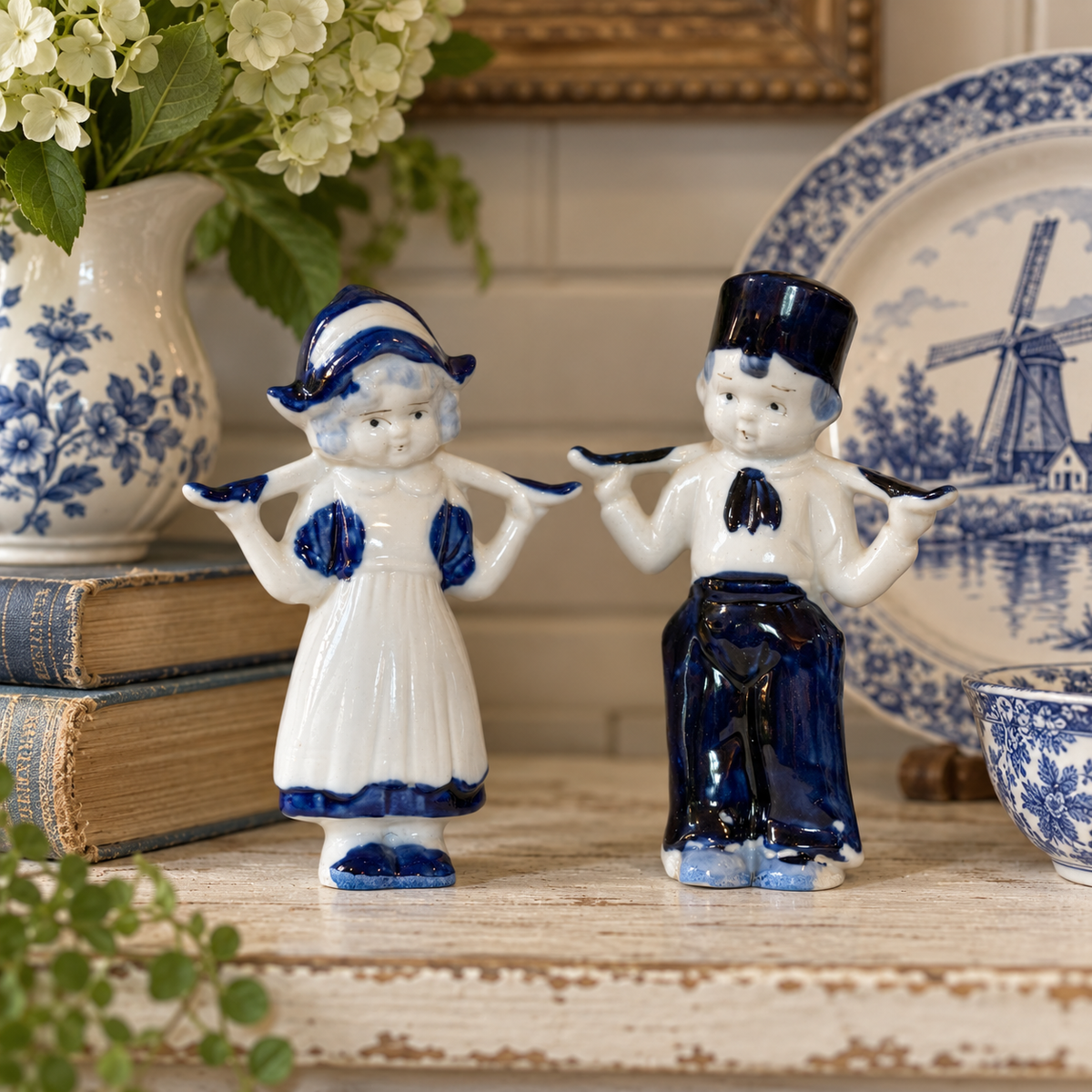 Delft-Style Vintage Dutch Boy & Girl Porcelain Figurines – Made in Japan