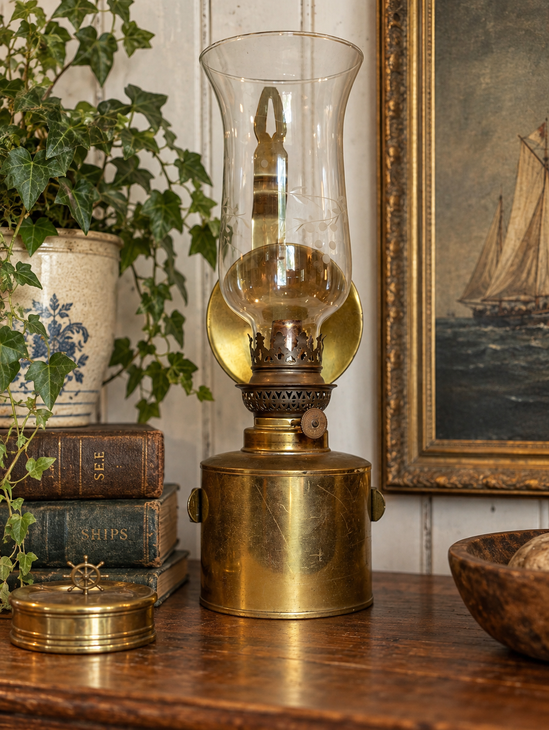 Brass Vintage Gimbaled Marine Oil Lamp with Wall Bracket & Reflector | Nautical Ship Yacht Lamp