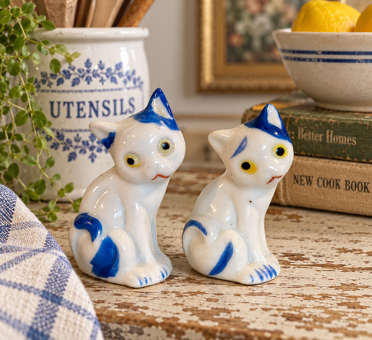 Mid-Century Vintage Sad Cat Salt & Pepper Shakers – Japan